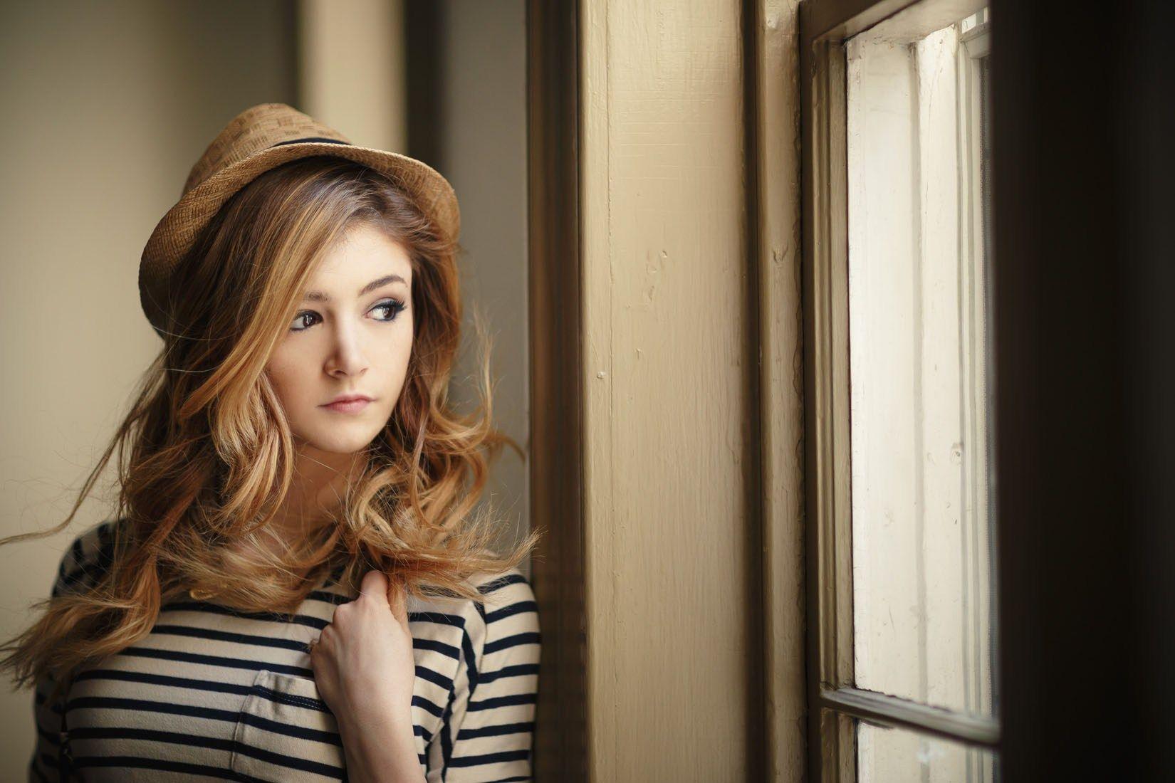 1650x1100 #Chrissy Costanza, #blonde, #straw hat wallpaper. Mocah.org HD Wallpaper