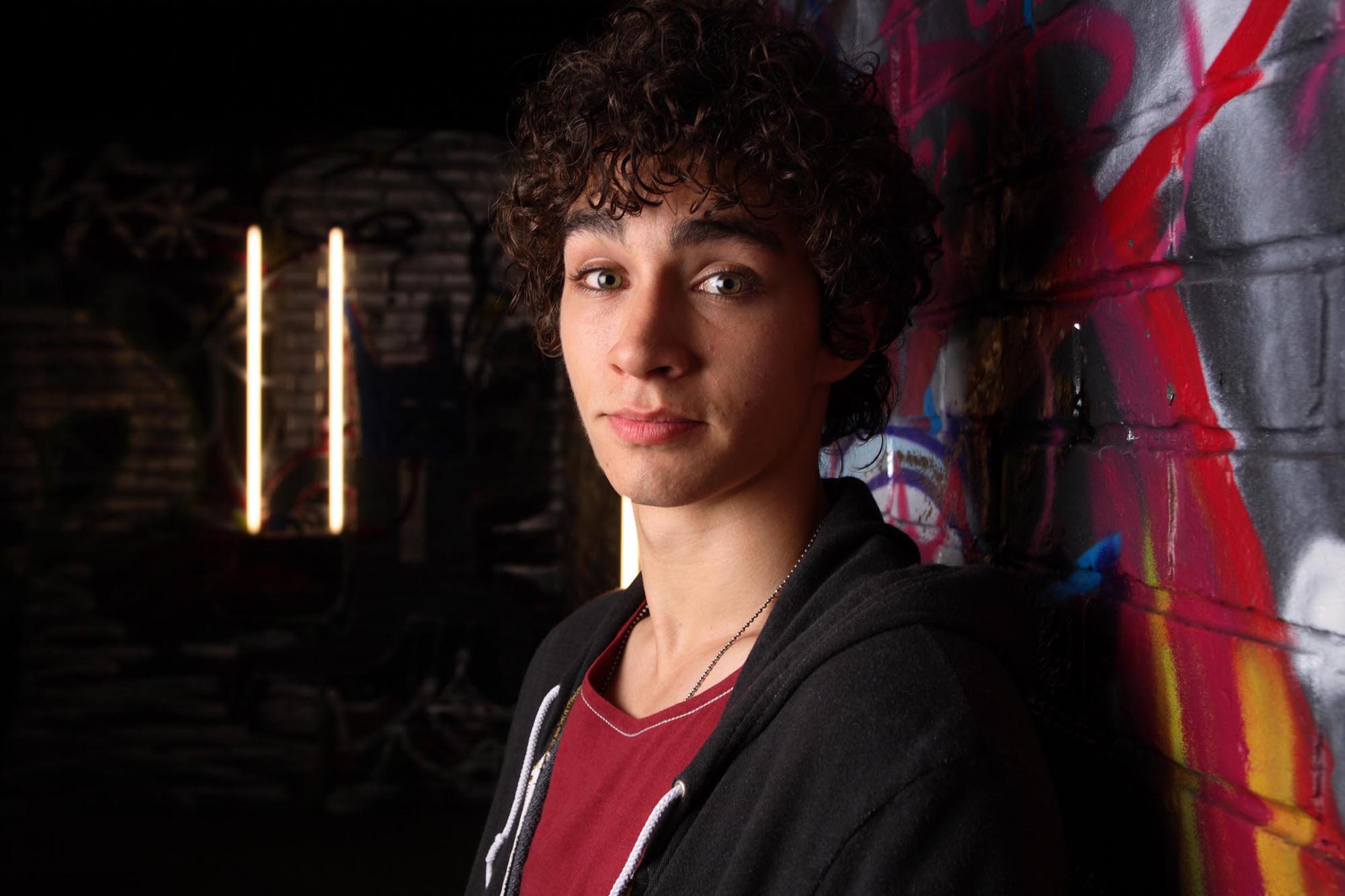 2500x1666 Image Digital Beauty: Robert Sheehan