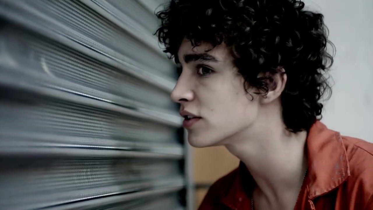 Robert Sheehan Wallpapers - Top Free Robert Sheehan Backgrounds ...