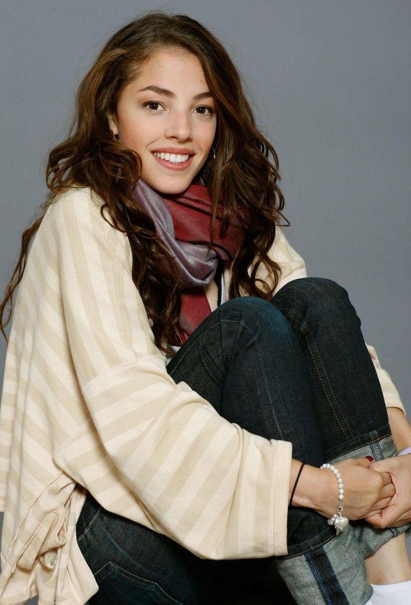 816x1200 Olivia Thirlby wallpaper