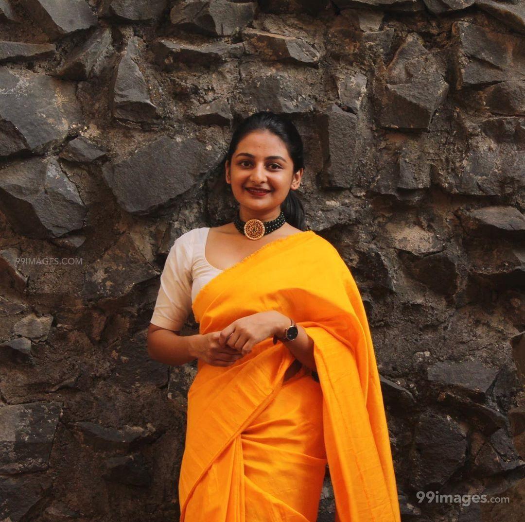 1080x1074 Esther Anil Hot HD Photo, Wallpaper, WhatsApp DP 1080p