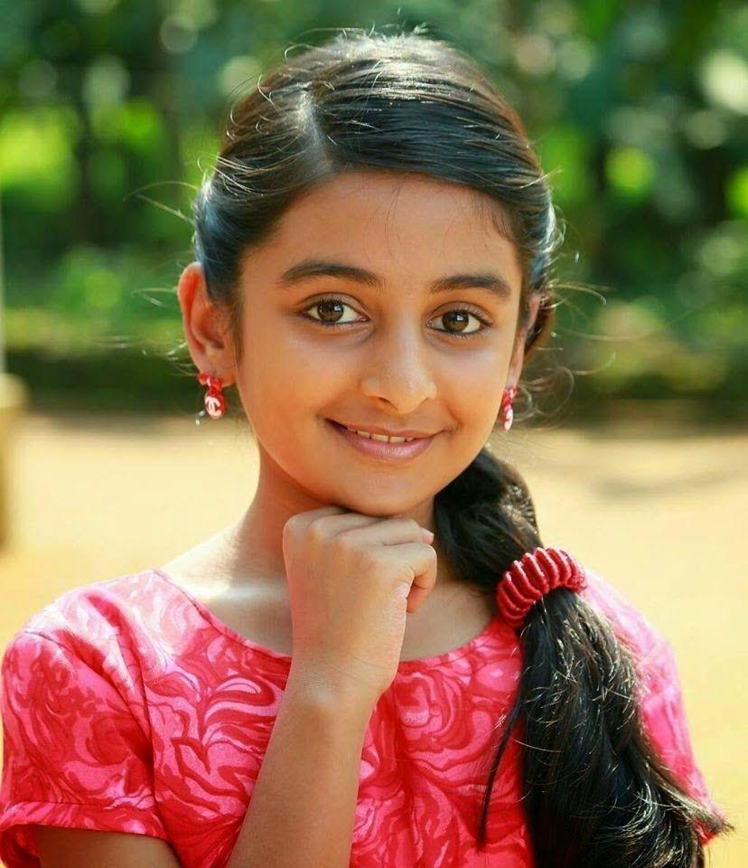 828x960 Esther Anil Actress