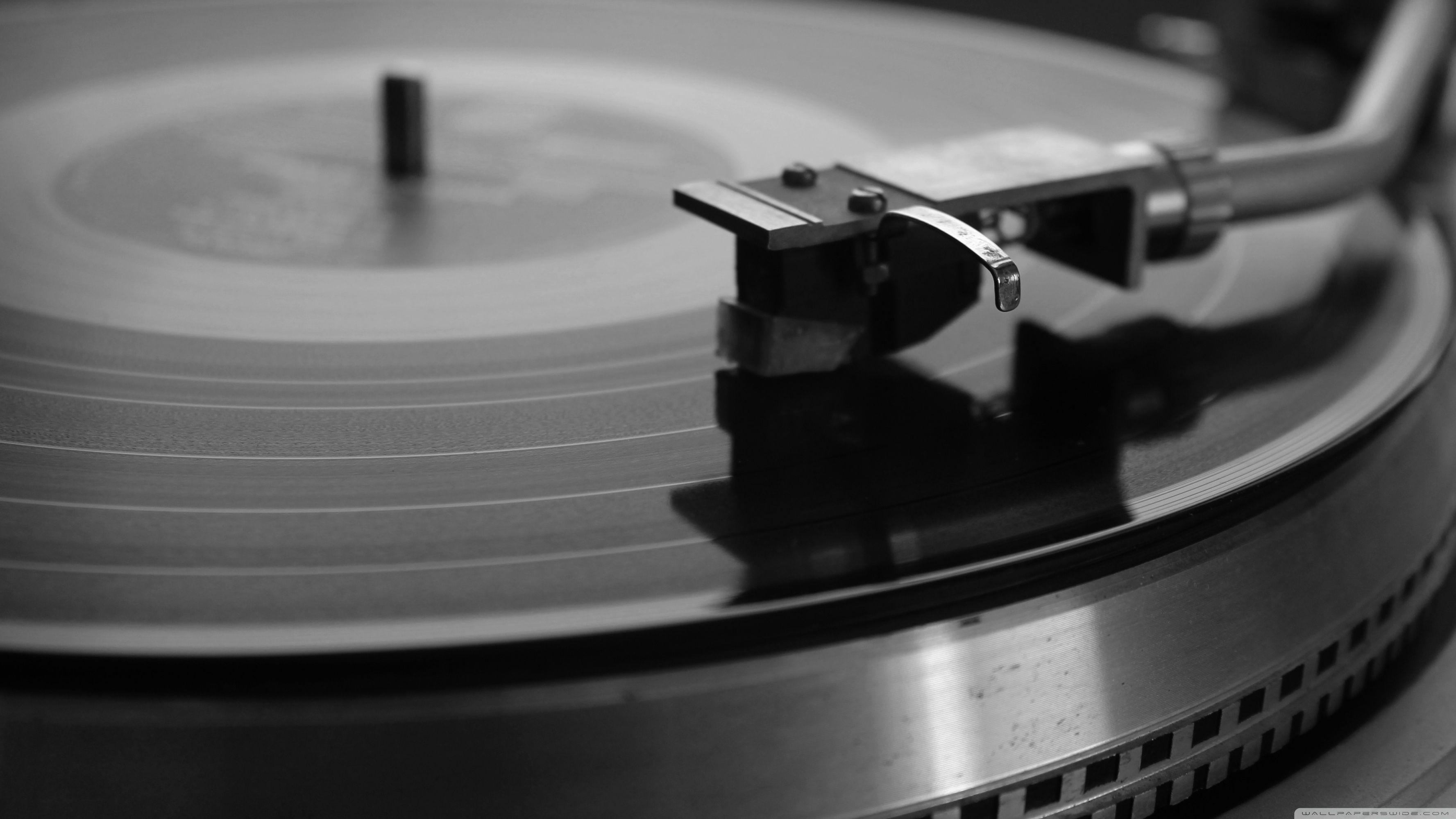 3554x1999 Turntable Ultra HD Desktop Background Wallpaper for 4K UHD TV