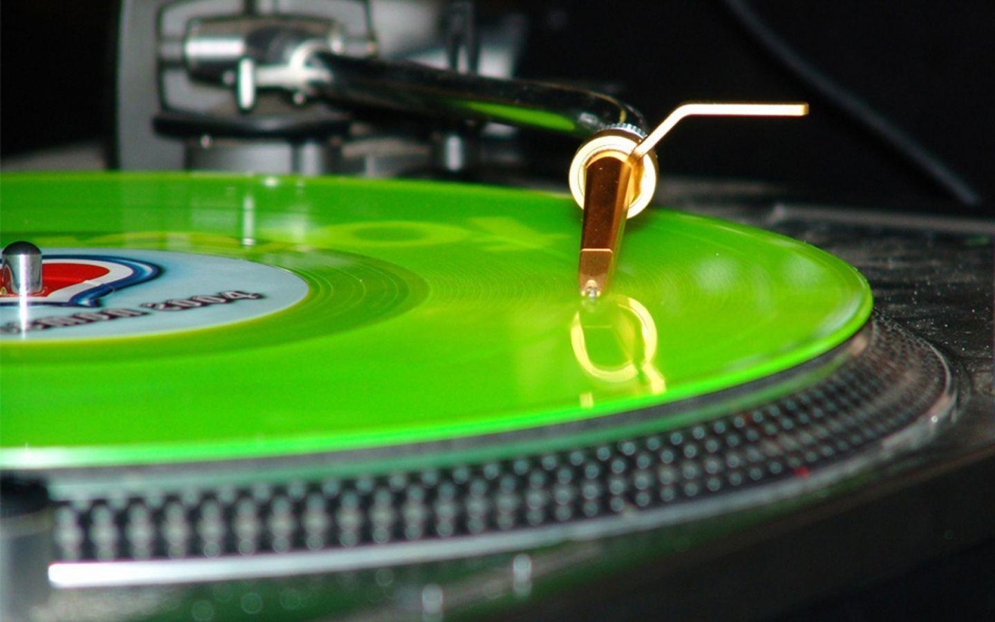1440x900 Free download Turntable Record Player HD Wallpaper Download