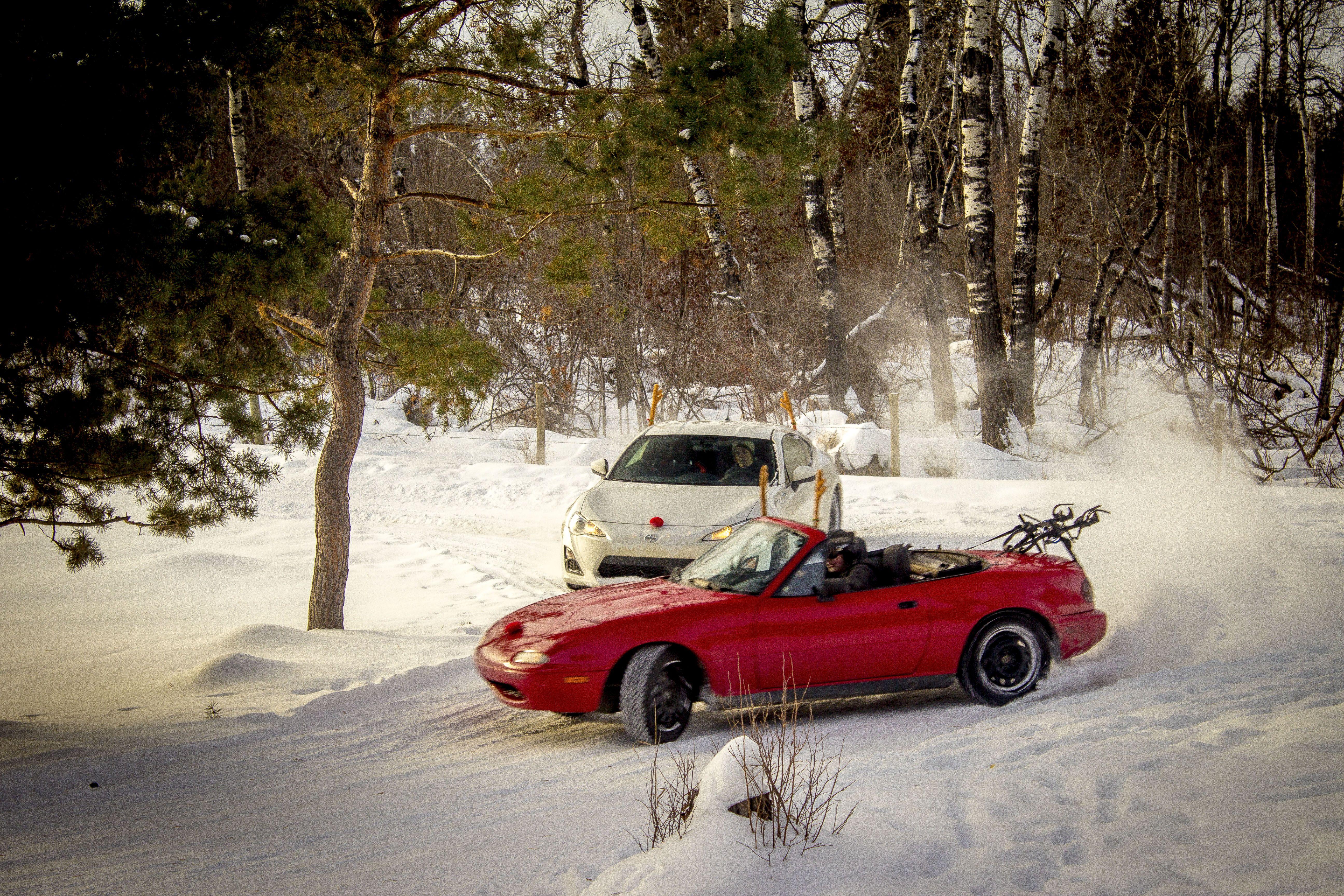 5184x3456 AE86 VS Miata