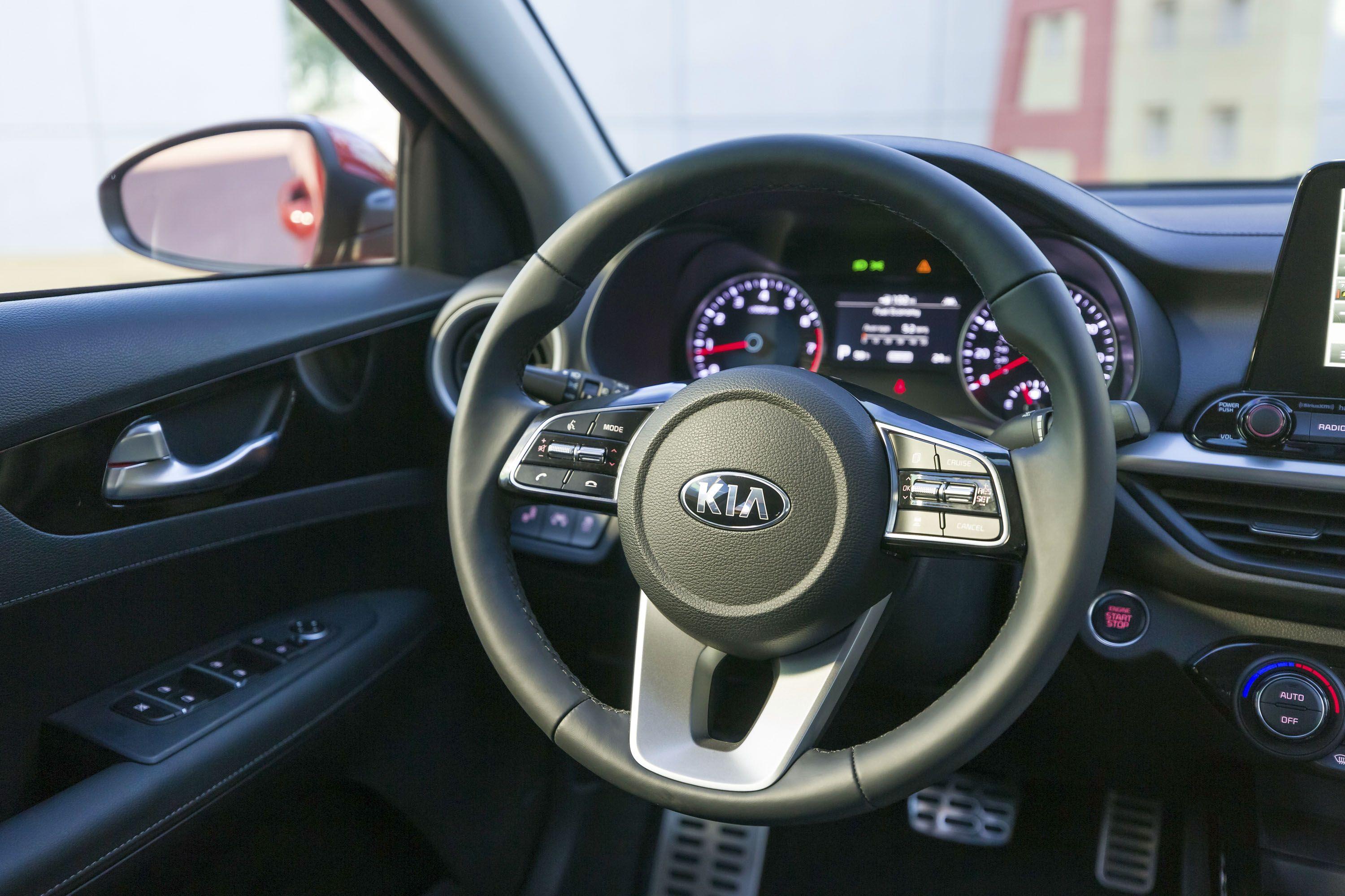 3000x2000 Kia Forte Interior Steering Wheel Wallpaper (27)