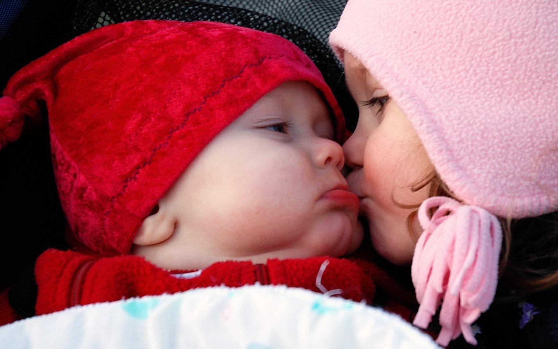 1920x1200 Cute Kiss Wallpaper
