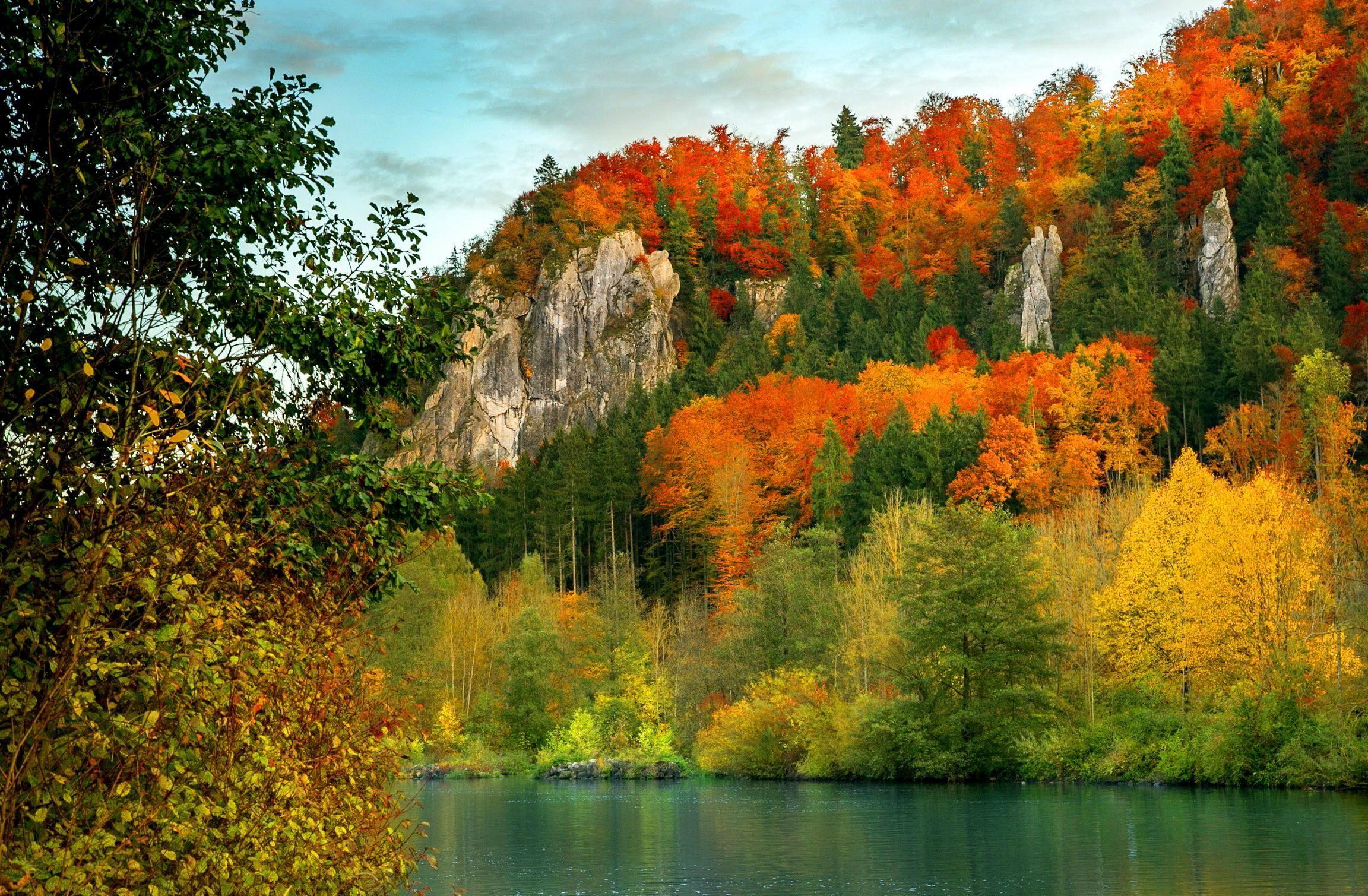 2304x1509 cool autumn mountain wallpaper