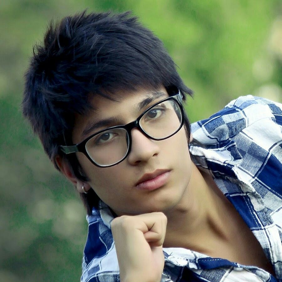 900x900 Sourav Joshi Wallpaper