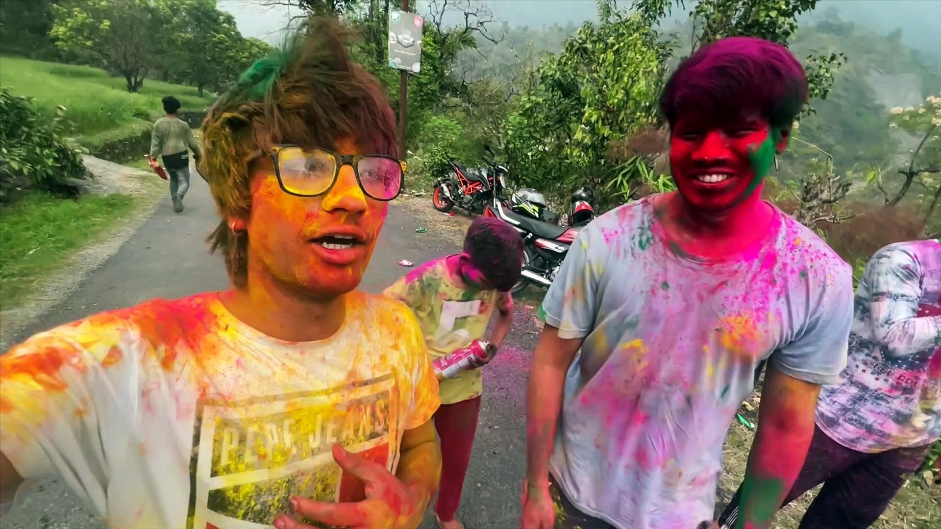 1920x1080 Playing Holi with Rang Diya