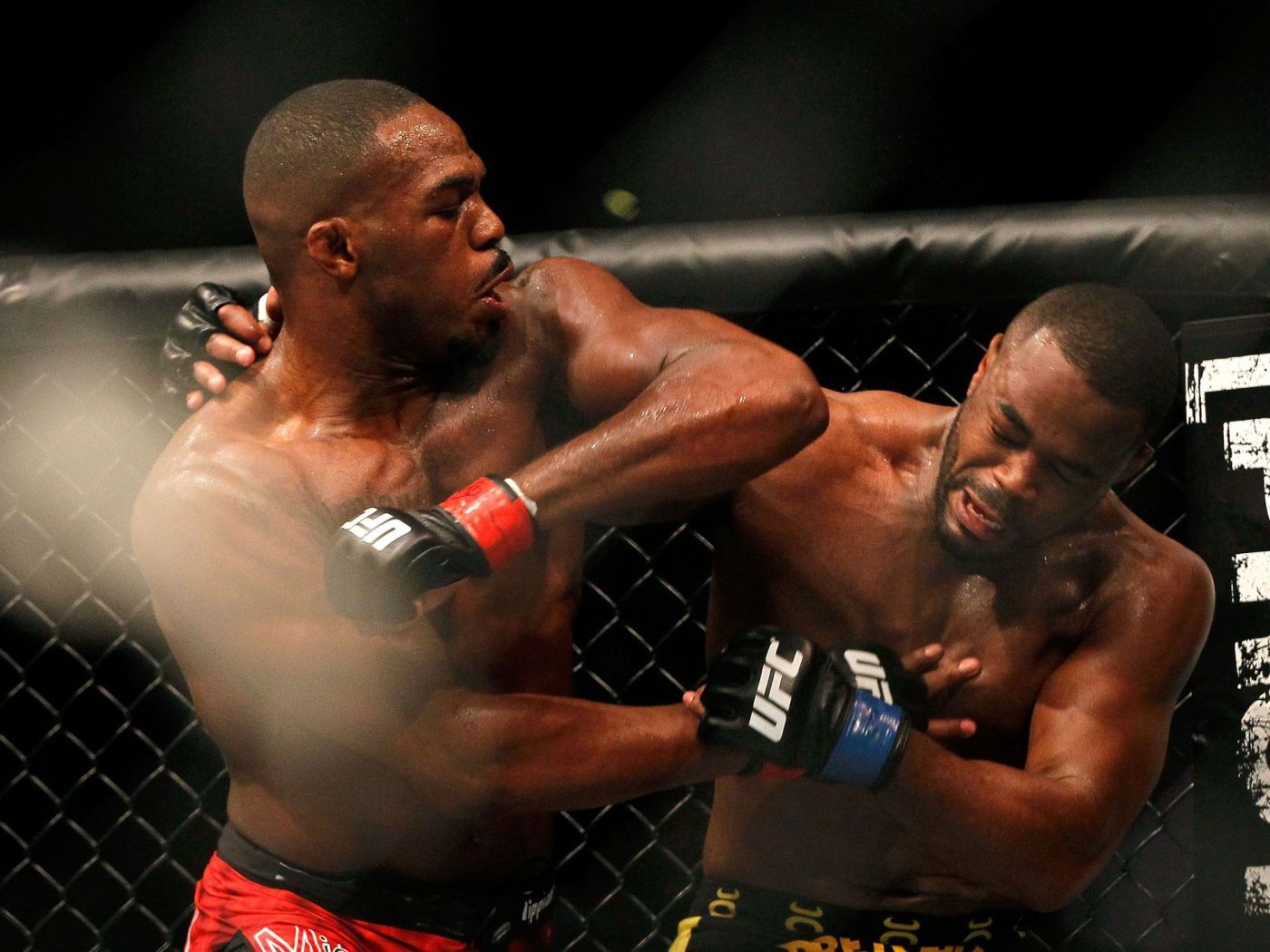 1400x1050 Fearless UFC fighter Jon Jones Desktop wallpaper 1400x1050
