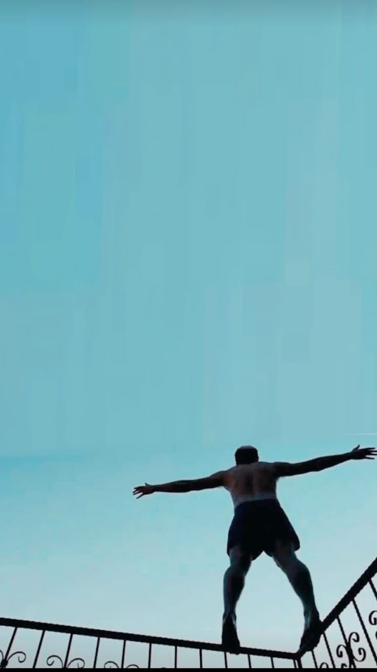 736x1312 Aftersun
