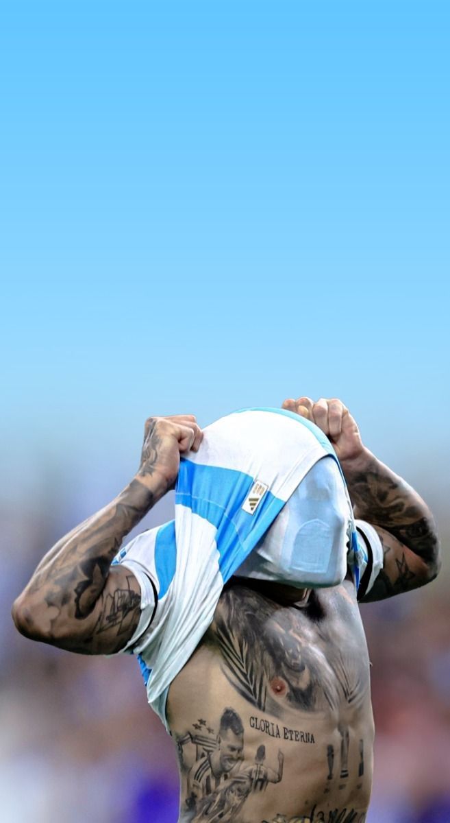 657x1200 Nicolas Otamendi 30