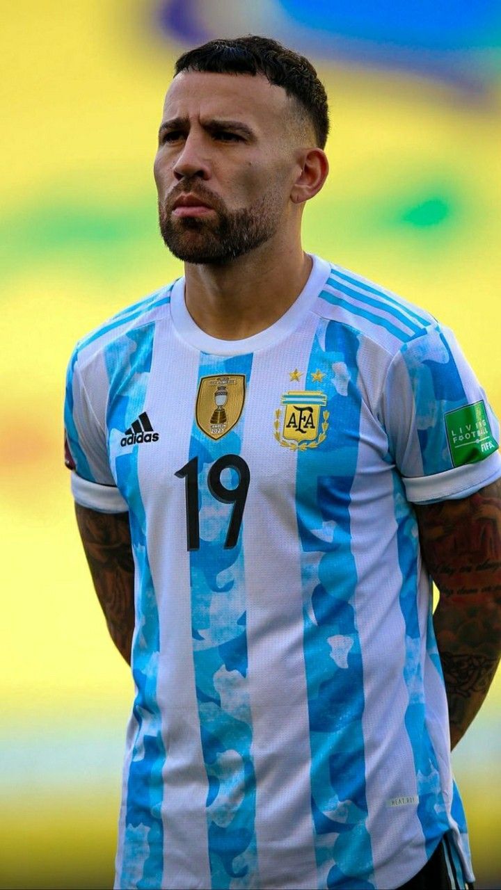 720x1280 Nicolas Otamendi