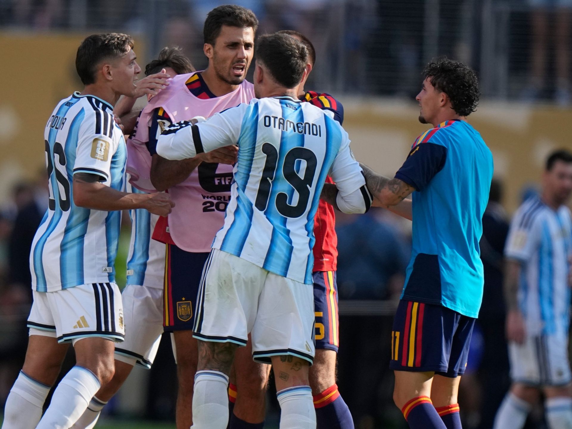 1920x1440 Idiot' Otamendi's Furious Argentina World Cup Final Blast At 'crying' Ex Man City Pal Rodri REVEALED In Full