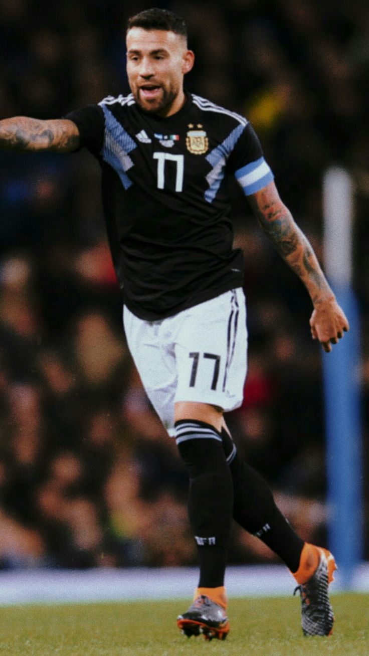 736x1308 Otamendi