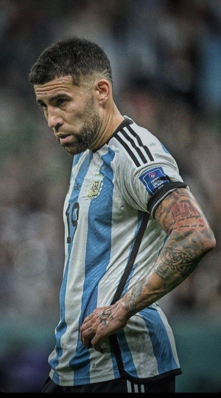 720x1292 Otamendi back tattoo. Leandro paredes wallpaper, Argentina world cup 2022 wallpaper, Football icons