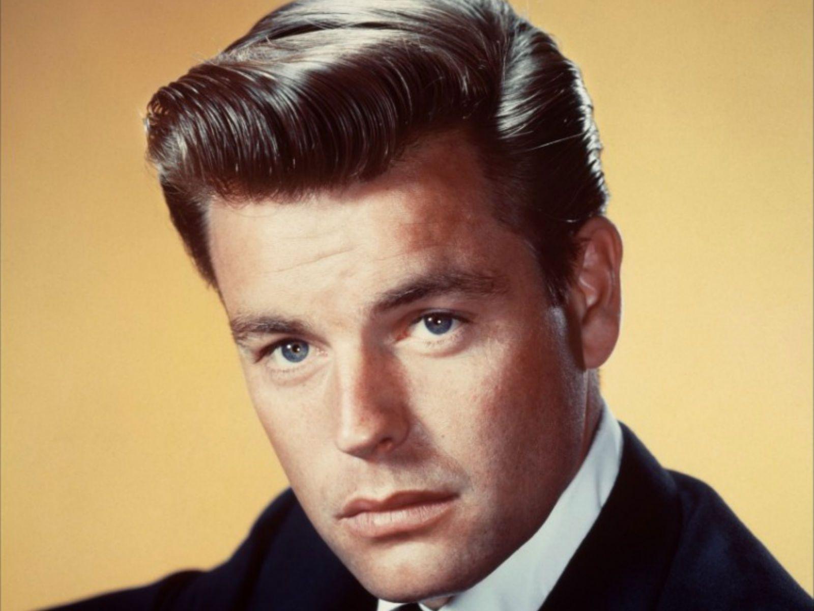 1600x1200 Robert Wagner