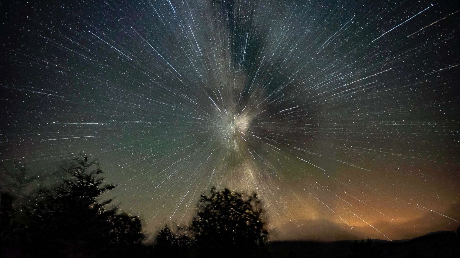 1600x900 Best image from this year's Perseid meteor shower