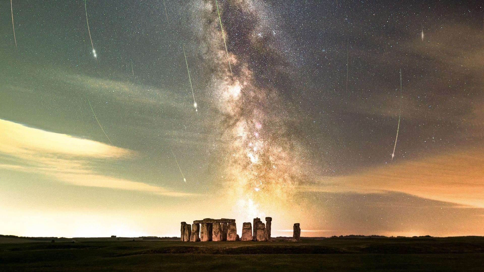 1920x1080 Perseid meteor shower: Incredible picture from across the world