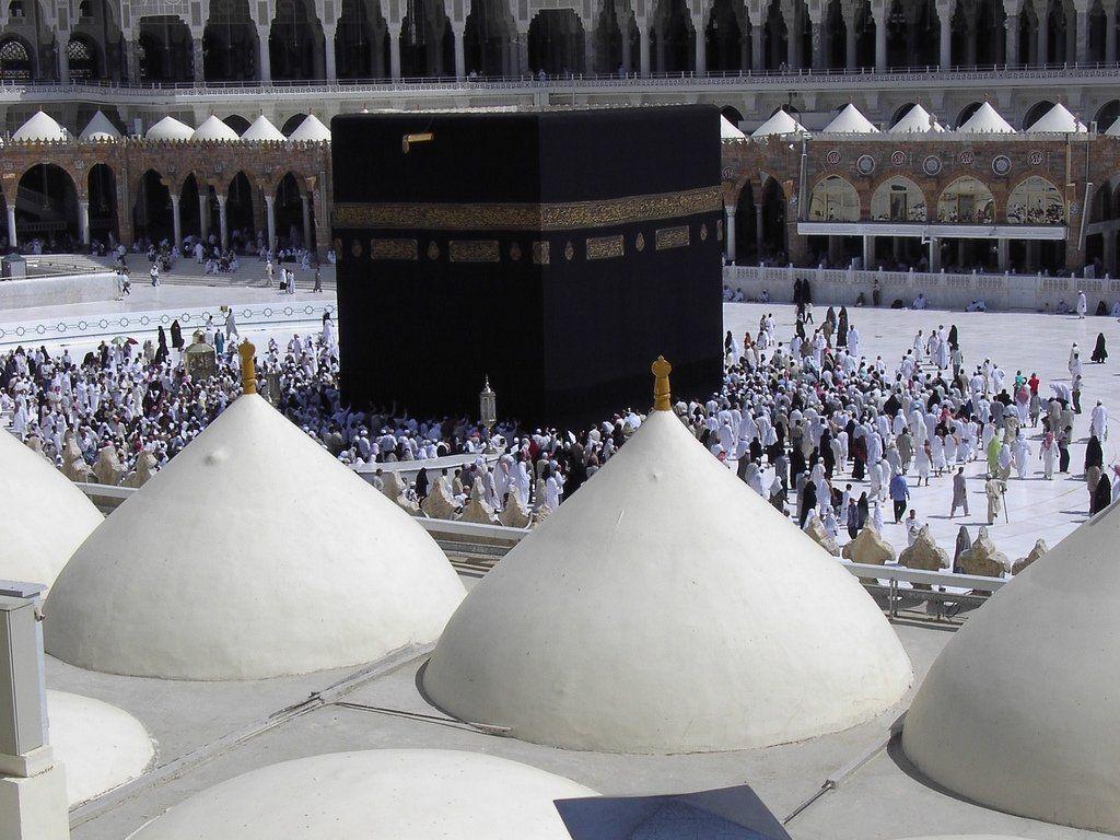1024x768 World Famous Places Wallpaper: Dome of Masjid Al Haram in Makkah