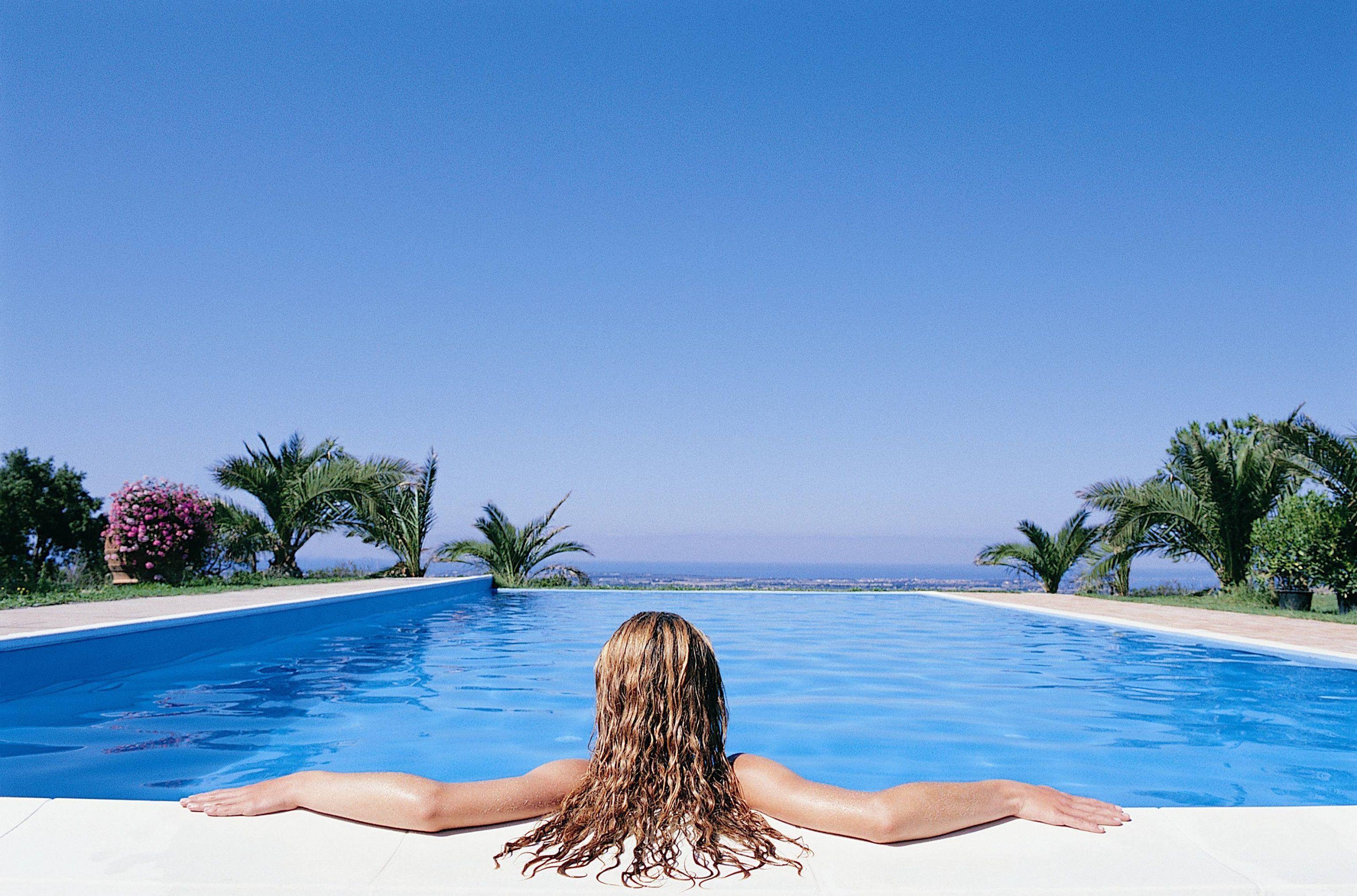 3067x2026 Swimming Pool Background