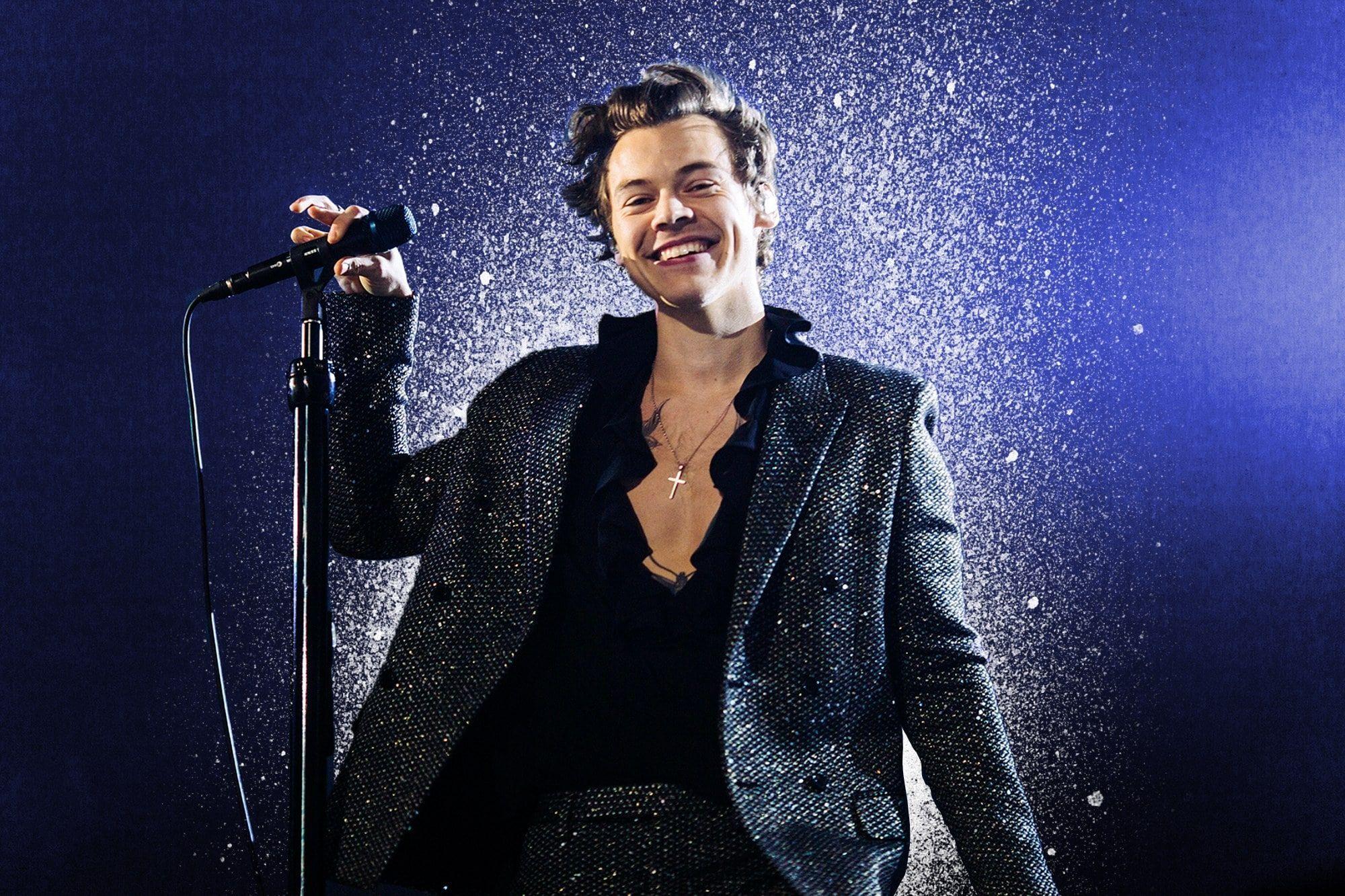 2000x1333 Harry Styles. Harry styles concert, Harry styles shirtless, Harry