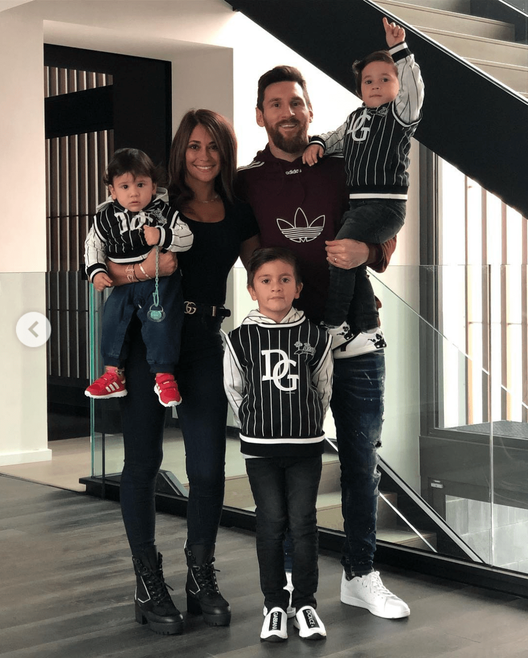 1080x1346 Messi And Antonella Wallpaper