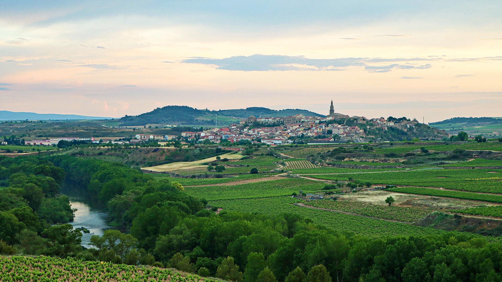 1920x1080 La Rioja: Where Spanish culture meets adventure