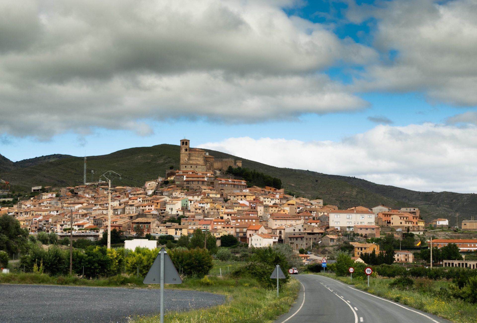 1920x1302 How many days do I need to see La Rioja? La Rioja Premium
