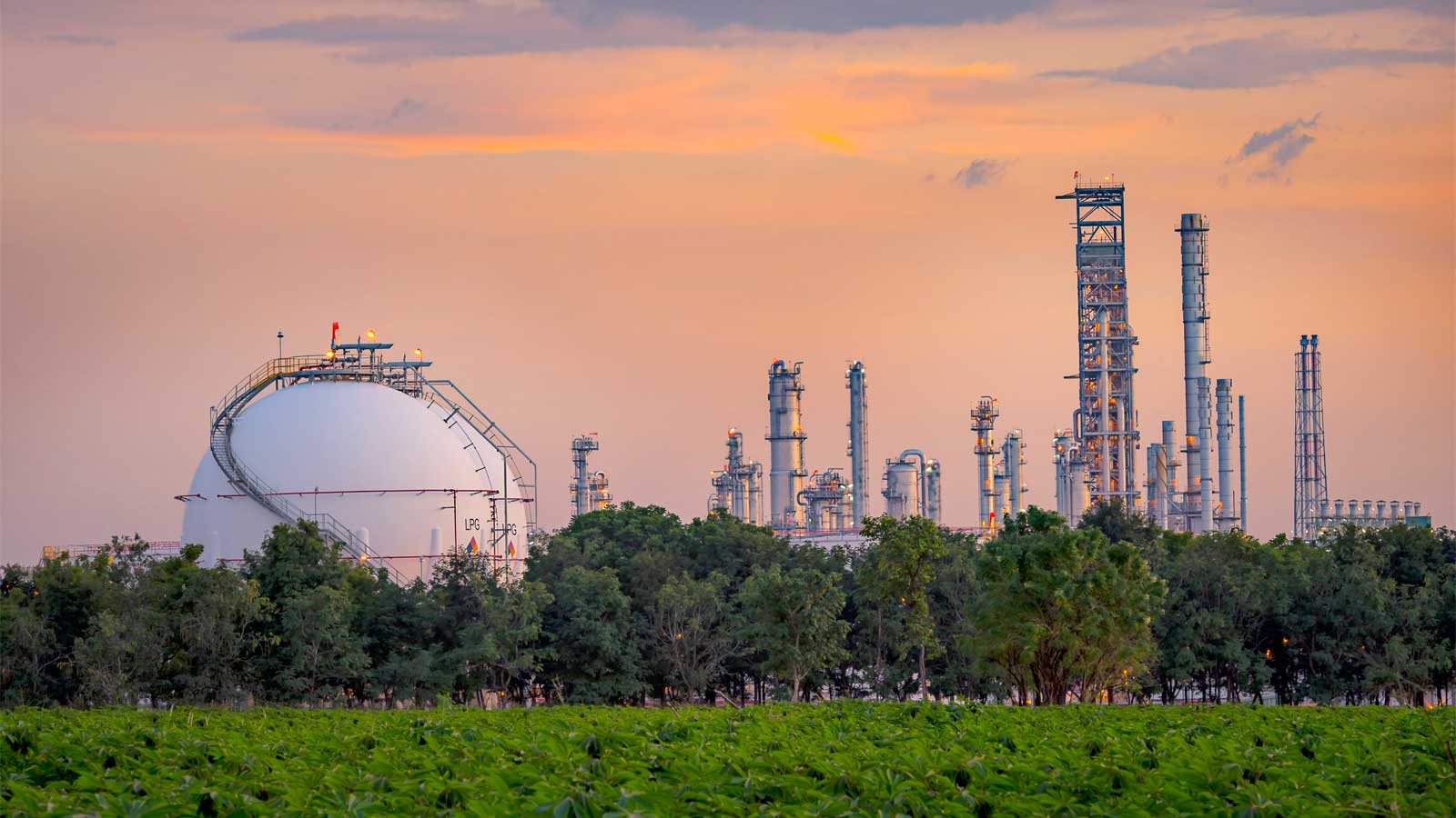 1600x900 Oil, Gas & Chemicals