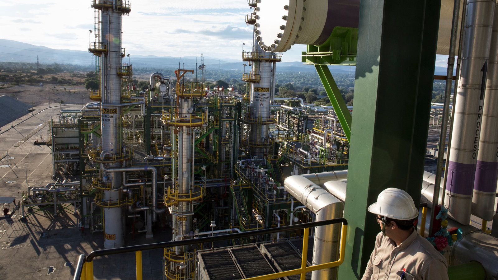1600x900 Oil and Gas Industry Leaders Eagerly Take Stakes in Mexican Offshore Fields