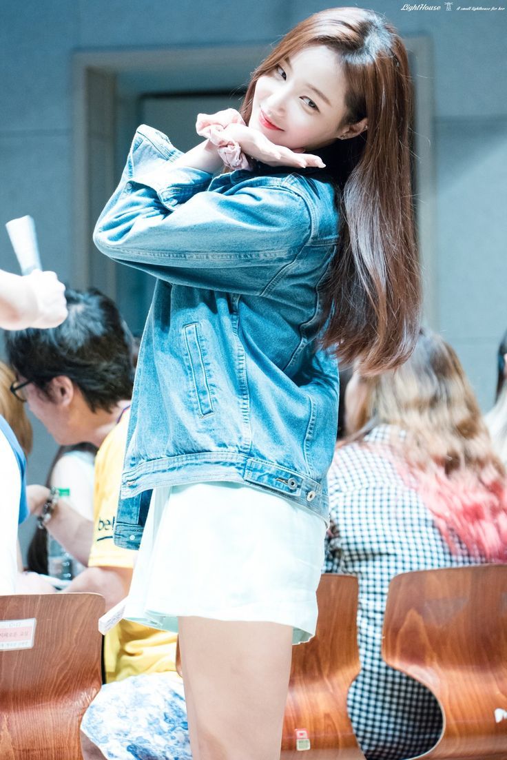 736x1103 Dal shabet woohee. Loona island photohoot, Yeonwoo wallpaper, Casual street denim jacket