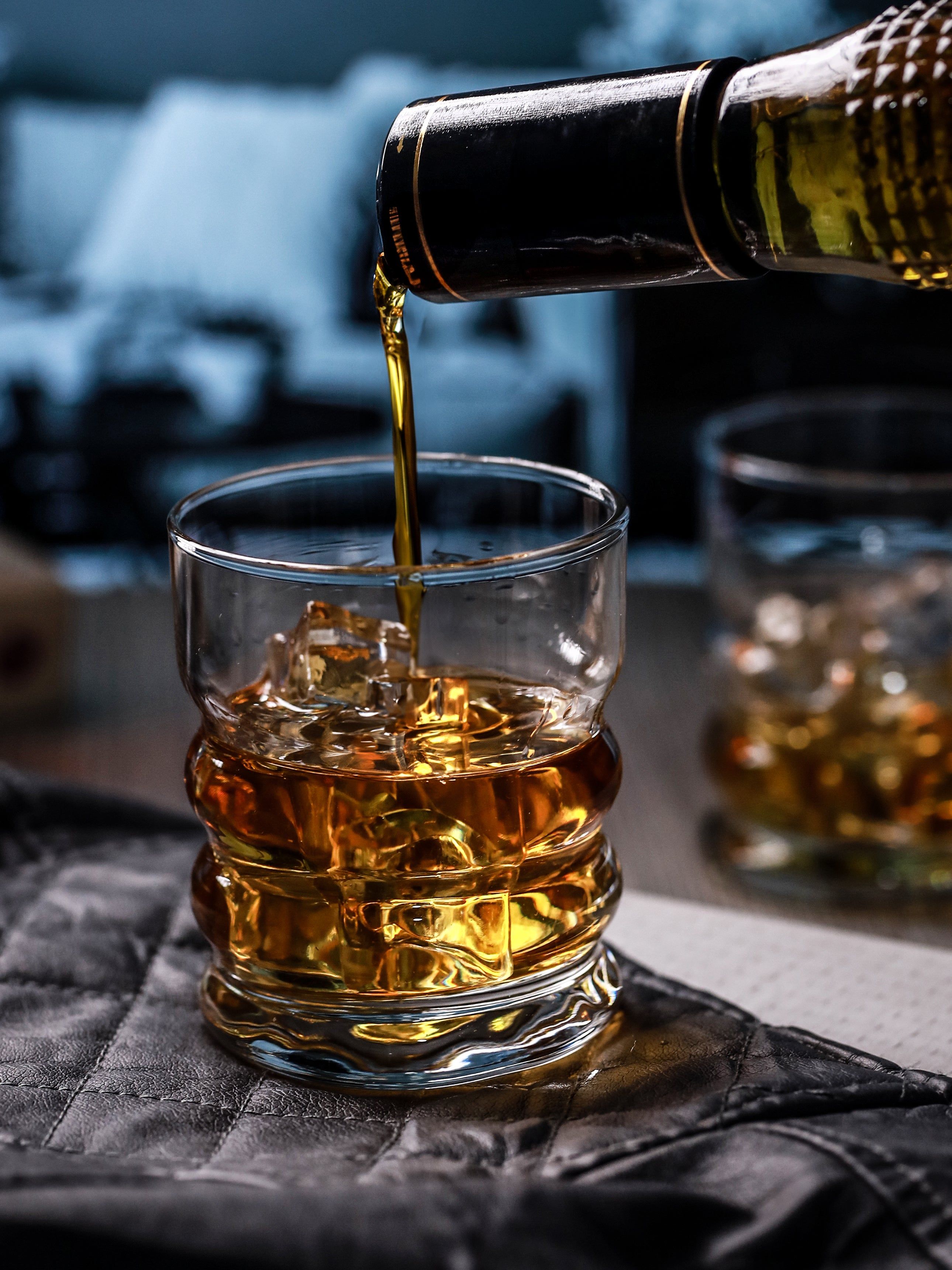 2580x3440 Whiskey Glasses