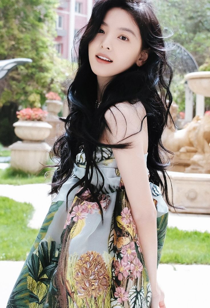 736x1080 China Entertainment News