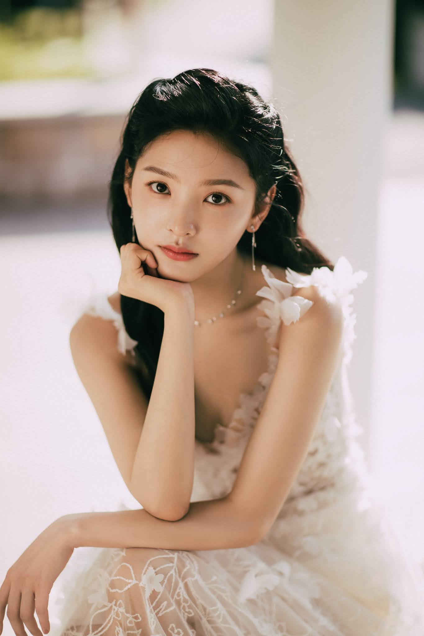 1365x2048 China Entertainment News: Zhang Ruonan poses for photo shoot