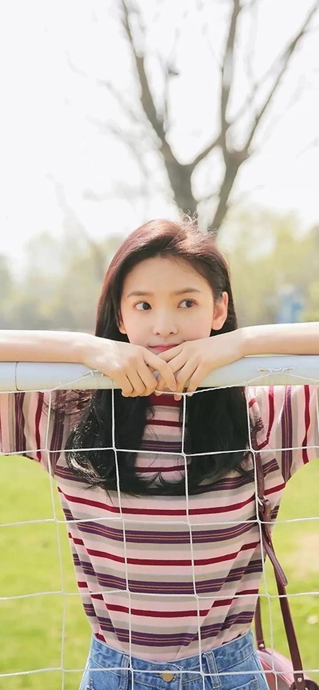 1080x2337 Zhang Ruonan Full Screen Wallpaper