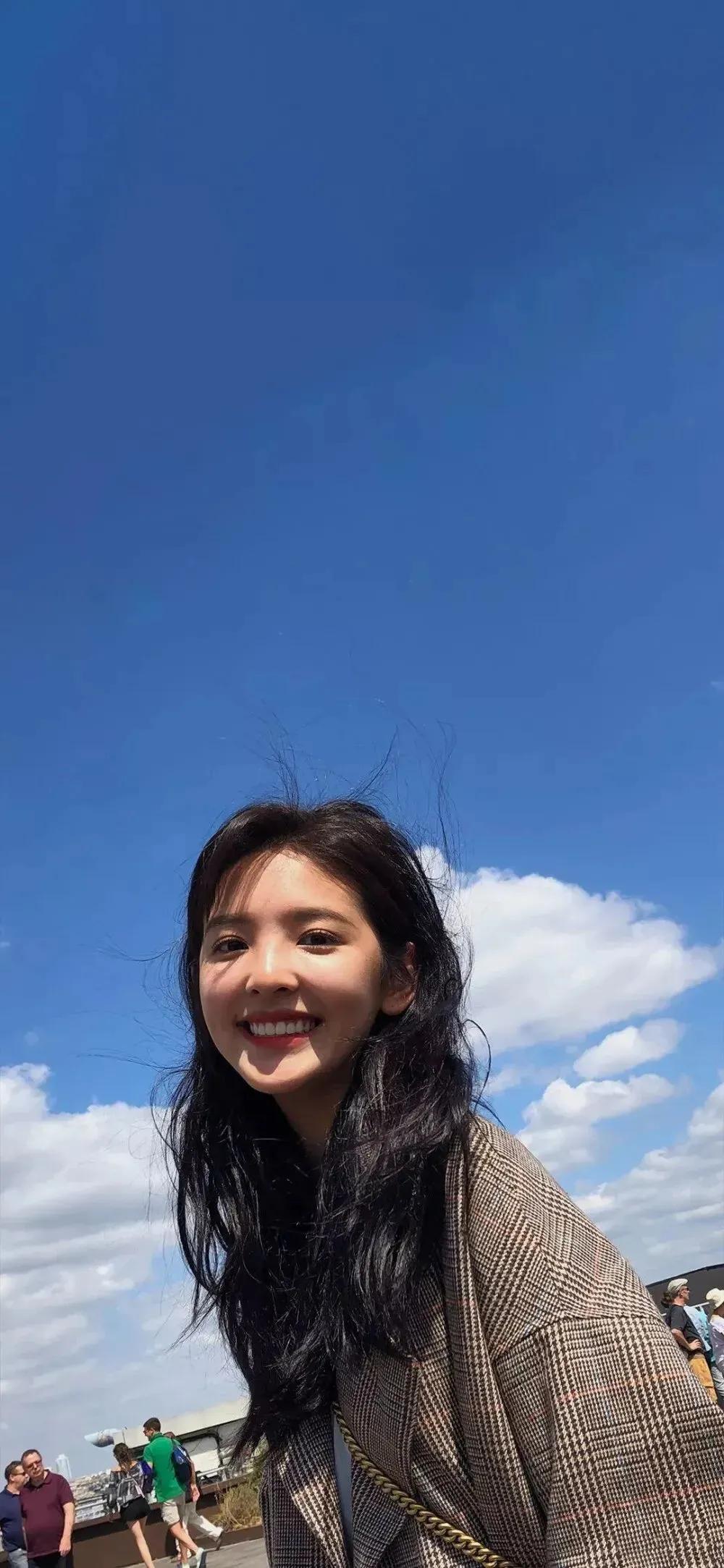 1000x2167 Zhang Ruonan Full Screen Wallpaper