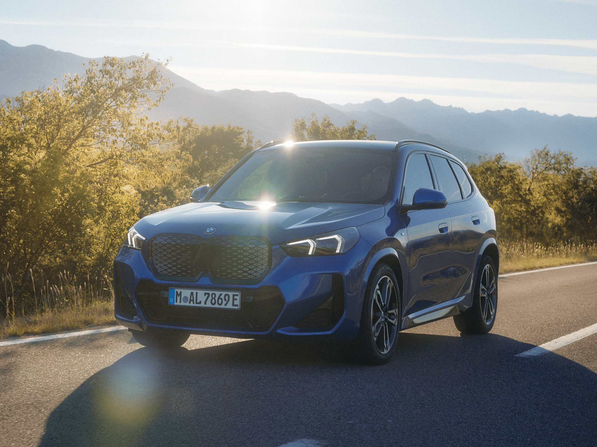 2048x1536 BMW IX1 Review: Small Electric SUV With Family Friendly Features