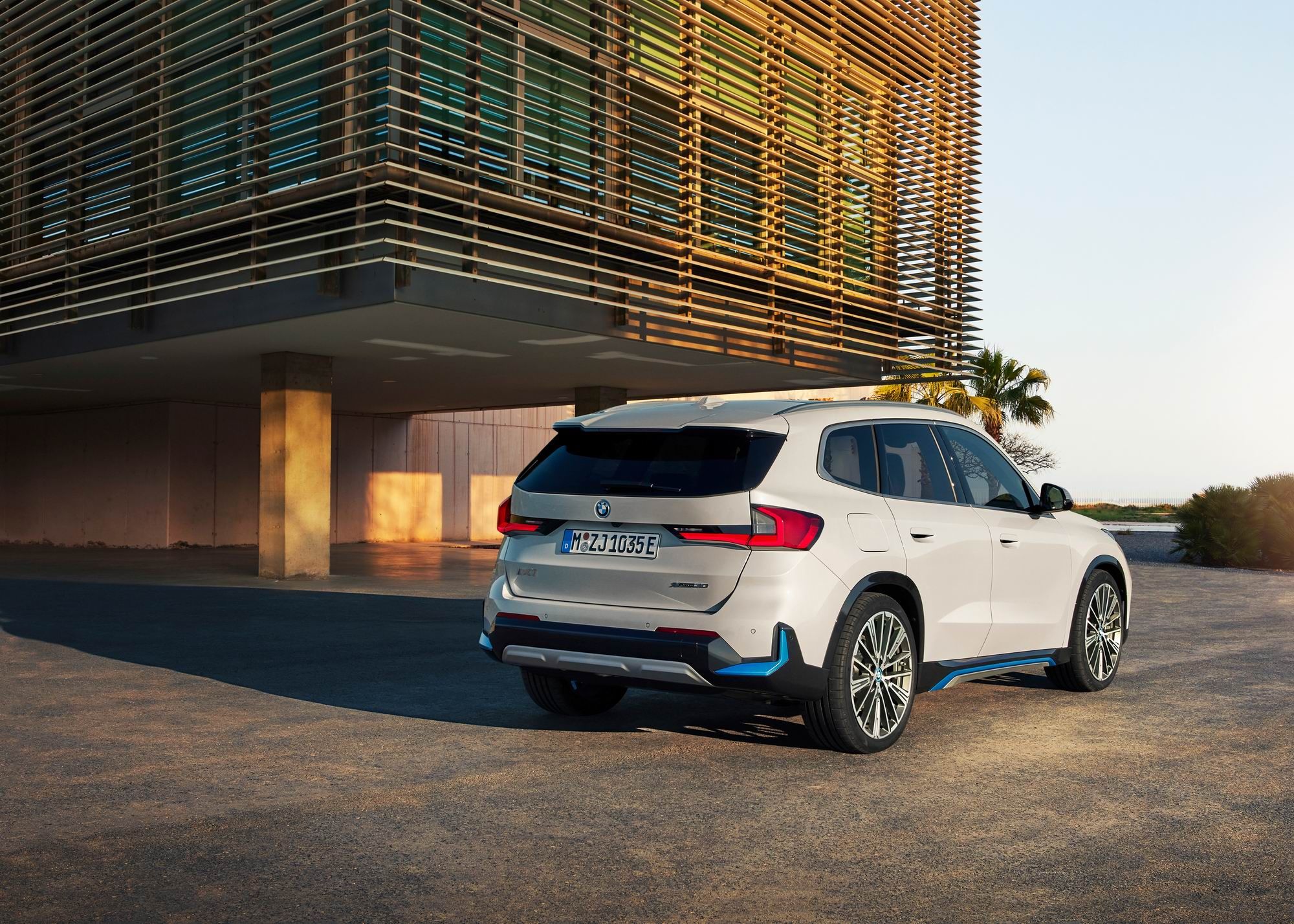 2000x1428 Introducing the All Electric iX1 Powered by the Latest BMW eDrive Technology