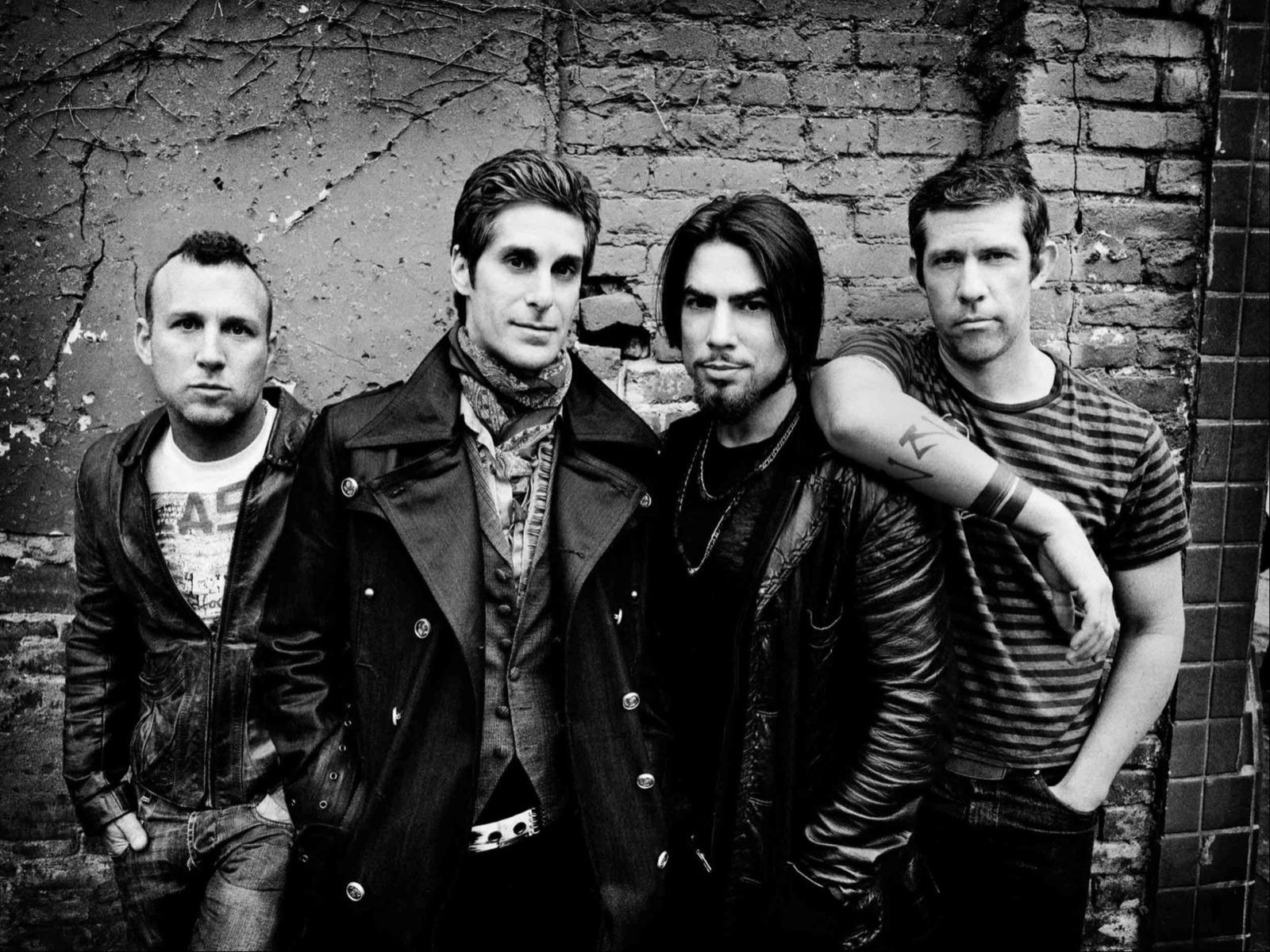 1600x1200 Reunited Jane's Addiction, Love & Rockets will rock the BMO Pavilion this fall