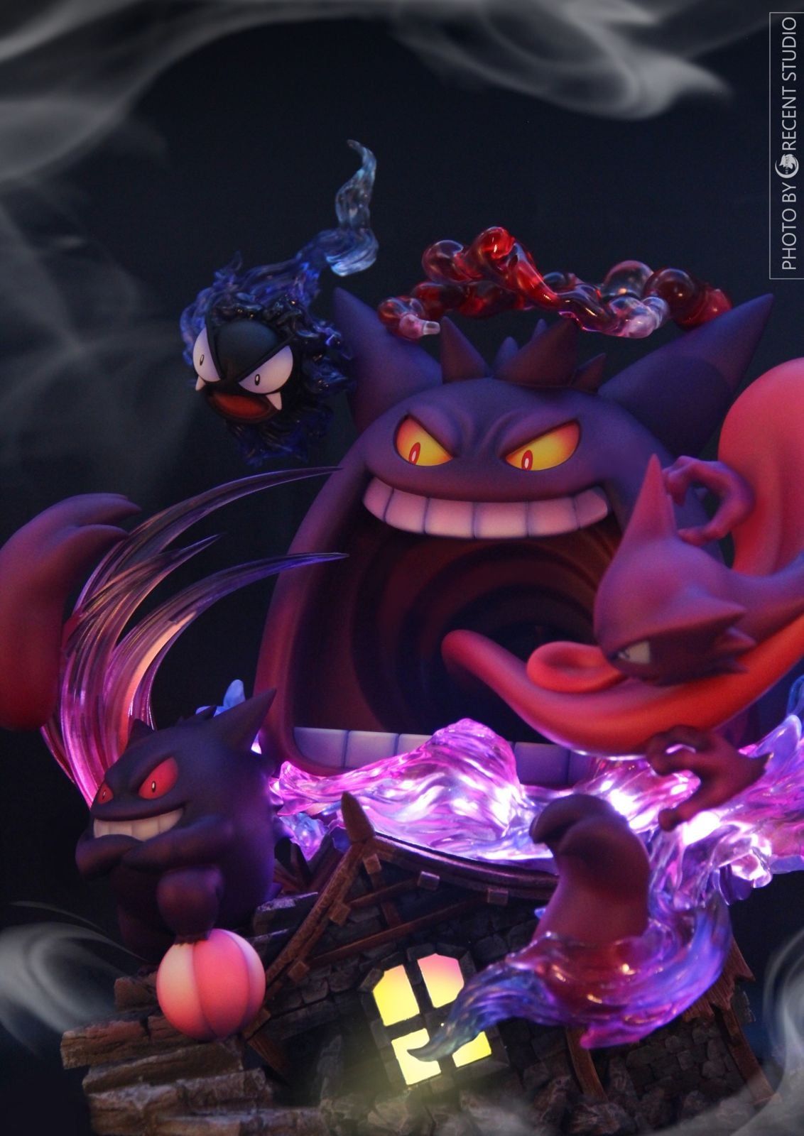 1132x1600 Gigantamax Gengar with LED Resin Statue