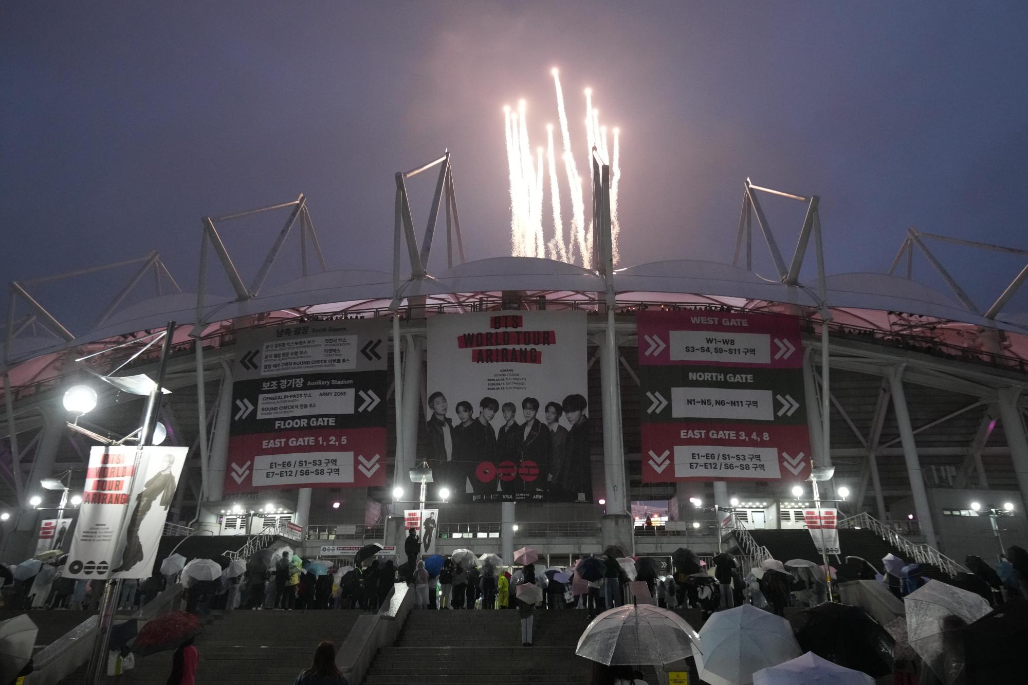 2000x1333 Thousands of fans gather as BTS launches world tour in South Korea