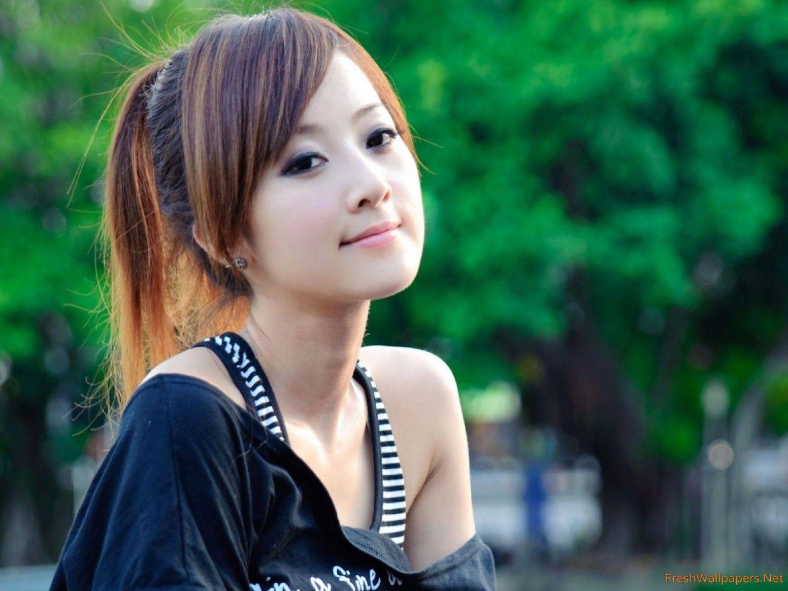 1600x1200 Beautiful Fair Girl wallpaper