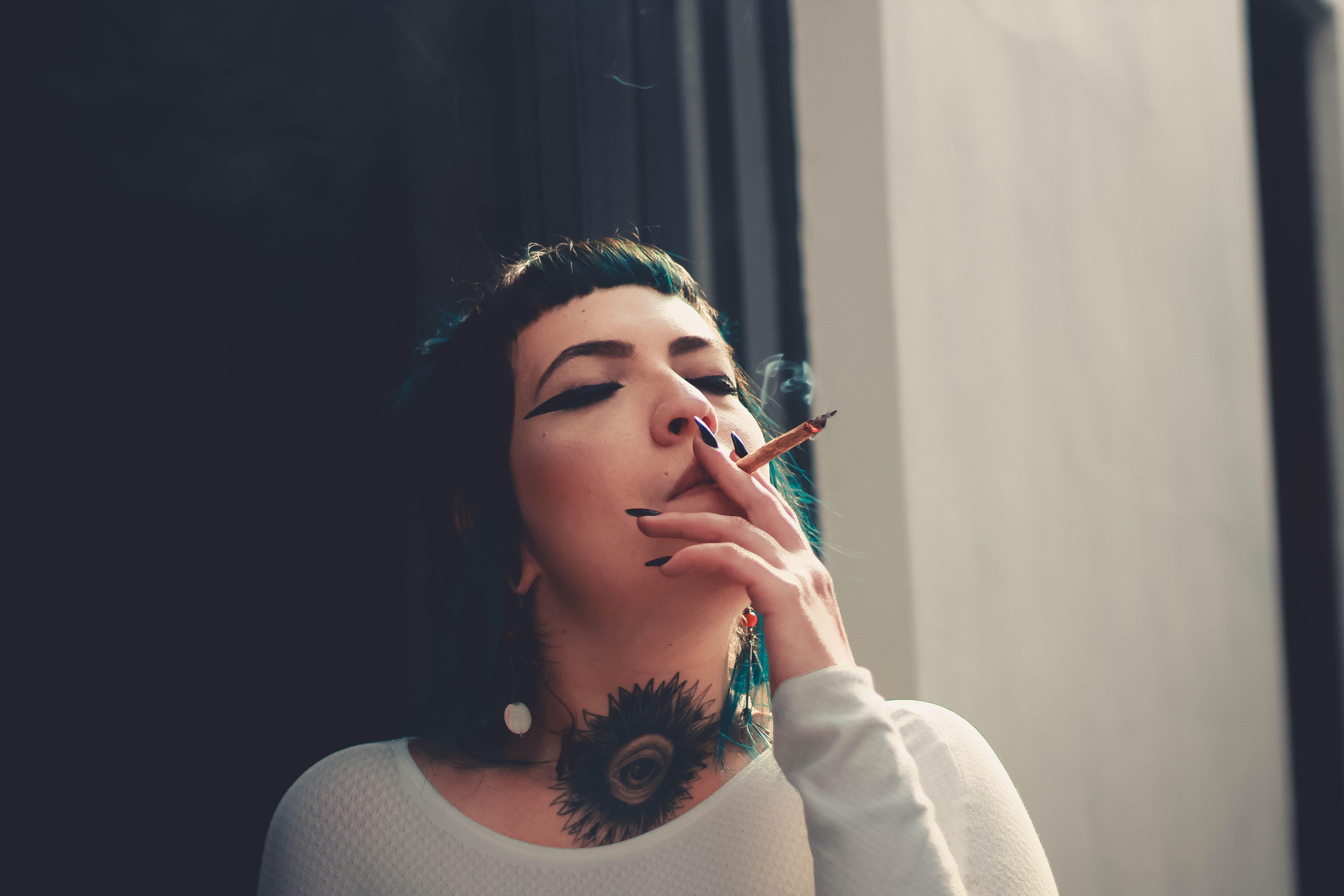 5184x3456 Photo Of Woman Smoking · Free