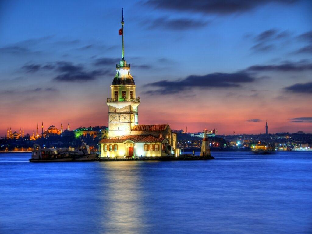 1024x768 Maiden's Tower Turkey Wallpaper