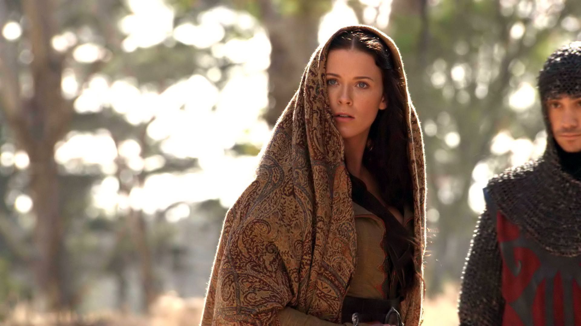 1920x1080 Wallpaper girl, actress, hood, Legend of the Seeker, Legend of seeker, Confessor, Calin, Bridget Regan for mobile and desktop, section фильмы, resolution 1920x1080