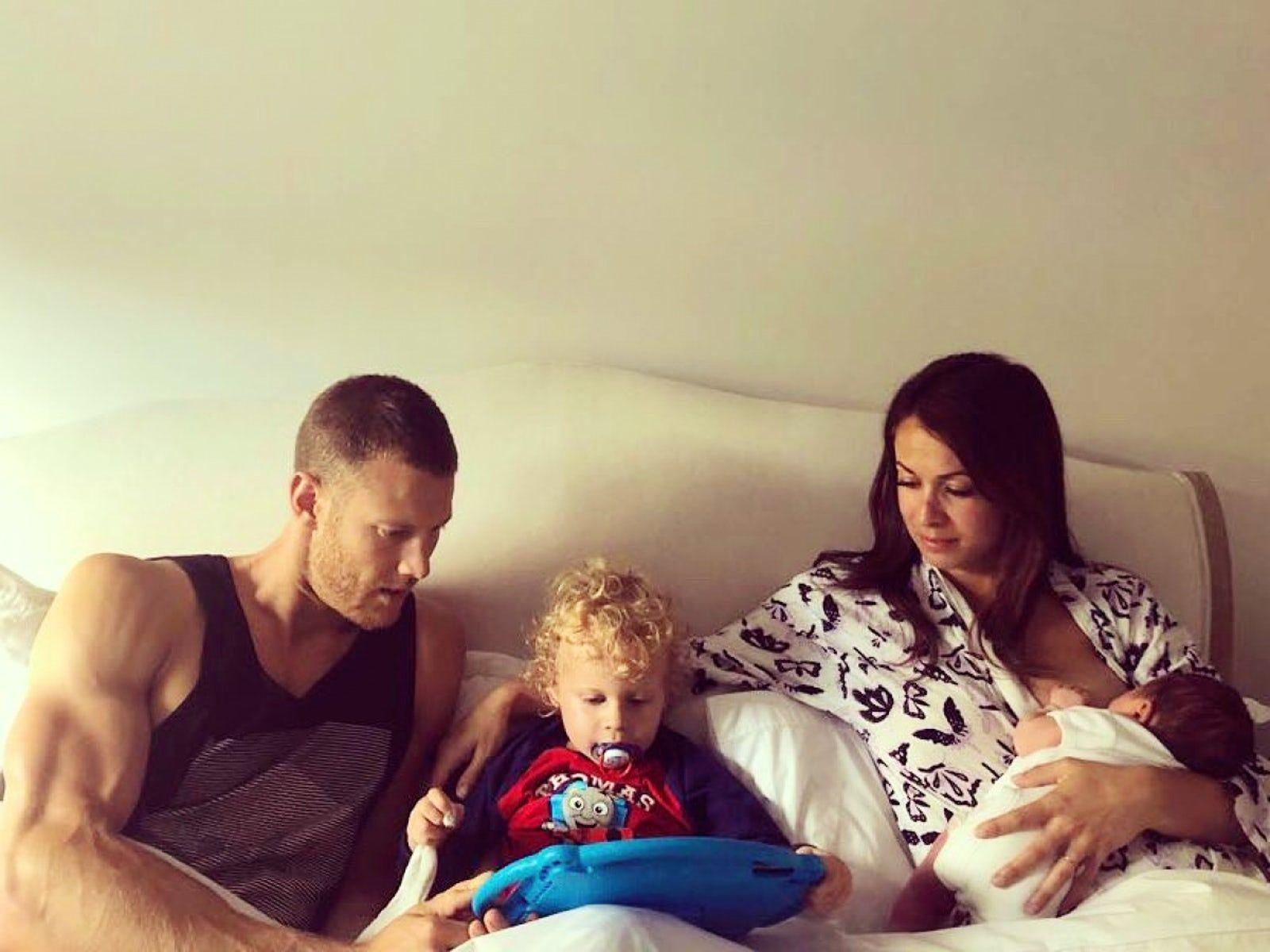 1600x1200 Game of Thrones' alum Tom Hopper introduces daughter