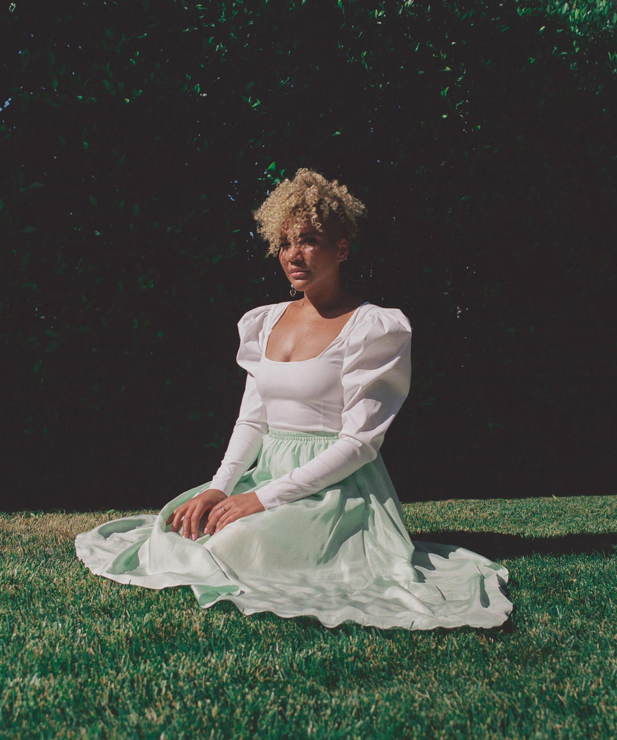 2000x2400 Emmy Raver Lampman Talks Hamilton, Umbrella Academy