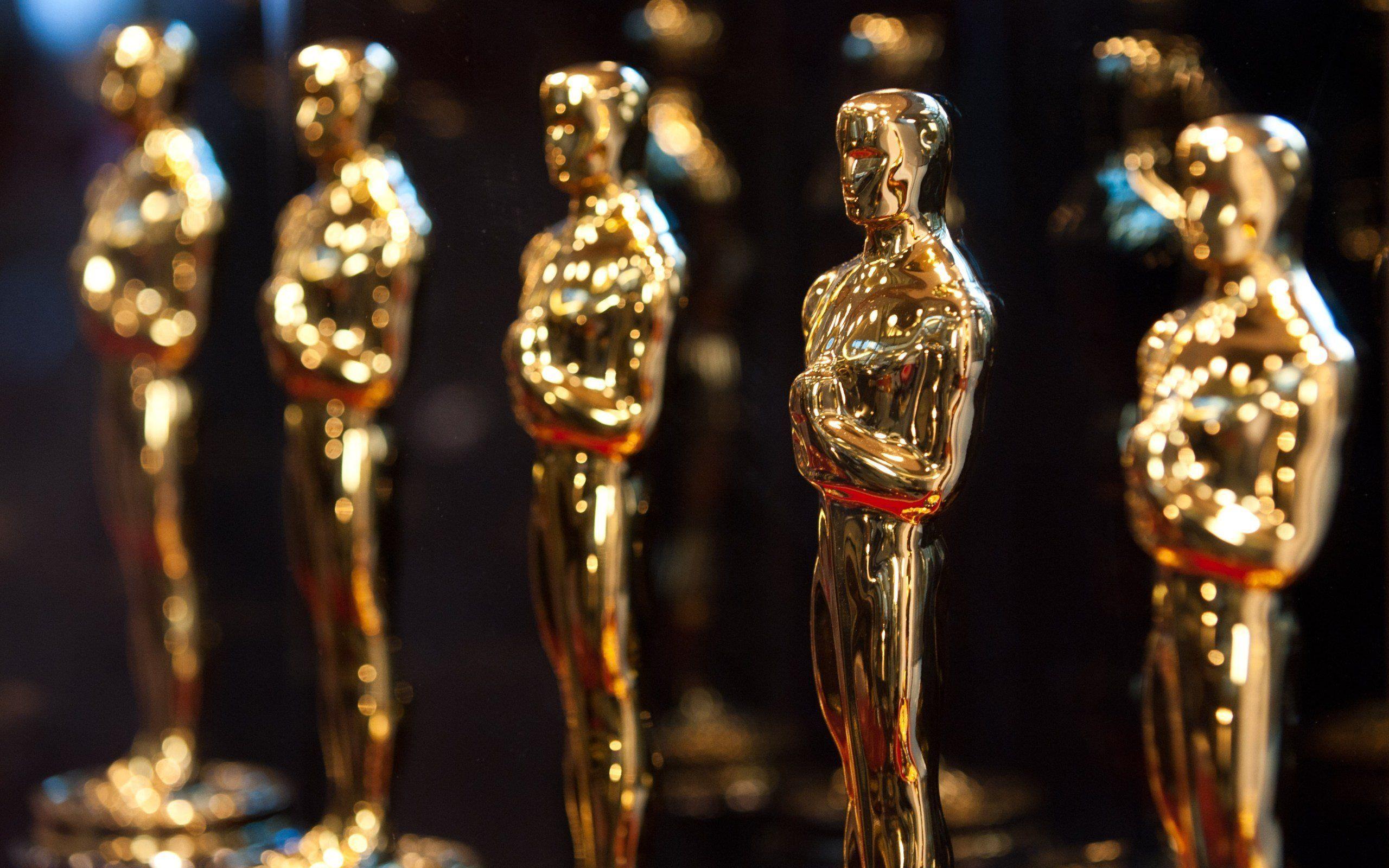 2560x1600 Download wallpaper Oscar award, golden statuette, Oscar